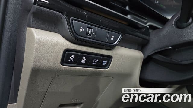Kia Carnival 2024 — ფოტო 16/20