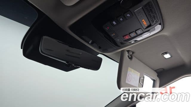 Kia Carnival 2024 — ფოტო 19/20