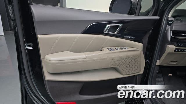 Kia Carnival 2024 — Photo 24/31