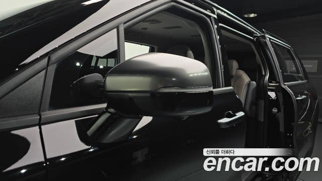 Kia Carnival 2024 — Photo 28/31