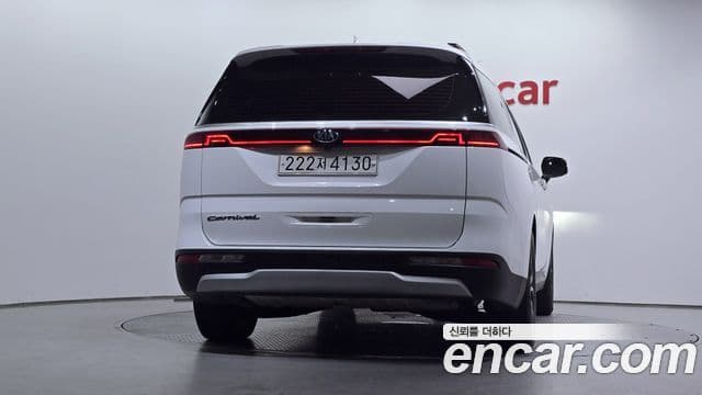 Kia Carnival 2021 — Фото 4/20
