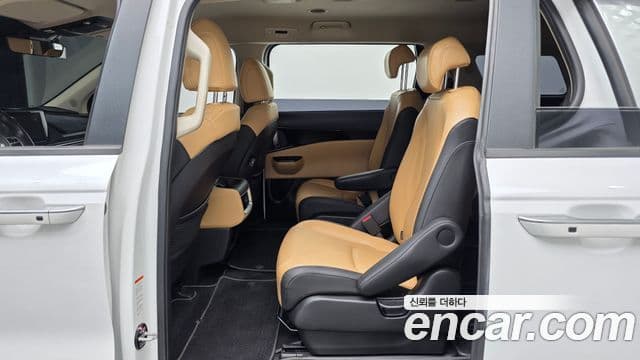 Kia Carnival 2021 — Фото 12/20
