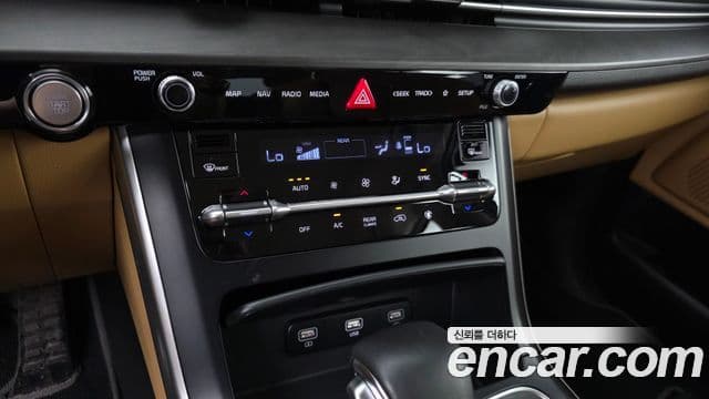 Kia Carnival 2021 — Фото 16/20