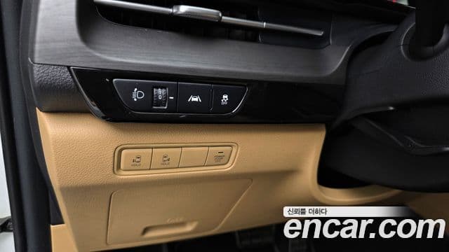 Kia Carnival 2021 — Фото 17/20