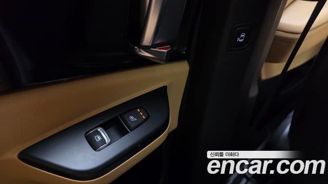 Kia Carnival 2021 — Фото 19/20