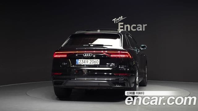 Audi Q7 2022 — ფოტო 3/20