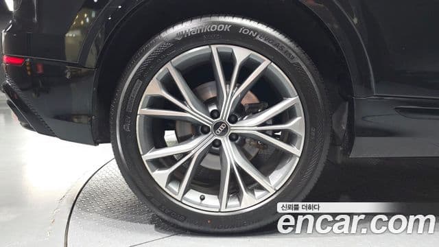 Audi Q7 2022 — ფოტო 4/20