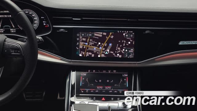Audi Q7 2022 — ფოტო 14/20
