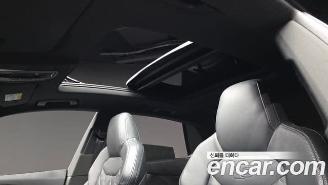 Audi Q7 2022 — ფოტო 17/20