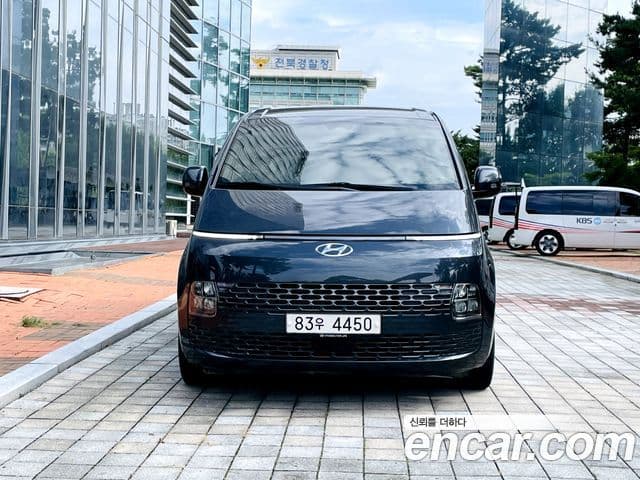 Hyundai Staria 2021 — ფოტო 3/14