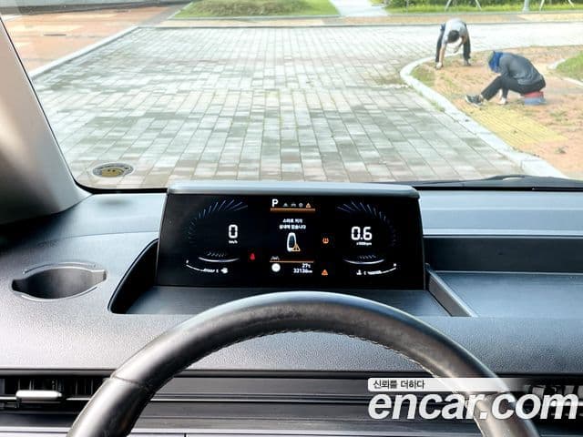 Hyundai Staria 2021 — ფოტო 8/14