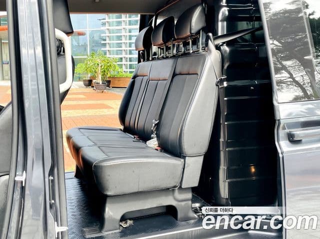 Hyundai Staria 2021 — ფოტო 11/14