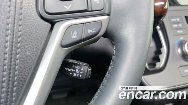 Toyota Sienna 2018 — ფოტო 18/20