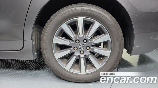 Toyota Sienna 2018 — Photo 6/33