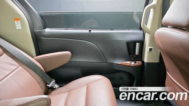 Toyota Sienna 2018 — Photo 21/33