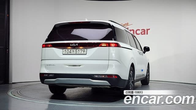 Kia Carnival 2022 — ფოტო 4/20