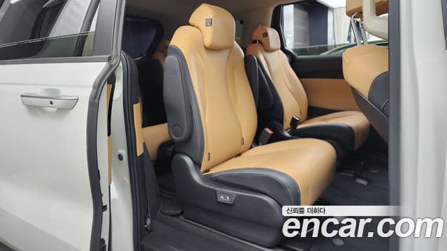 Kia Carnival 2022 — ფოტო 12/20