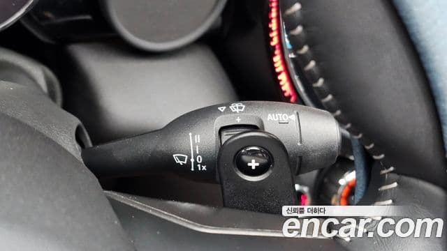 Mini Cooper S Convertible 2024 — Photo 8/31