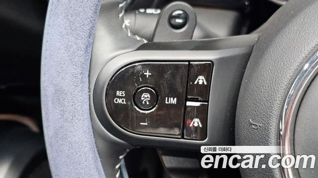 Mini Cooper S Convertible 2024 — Photo 29/31