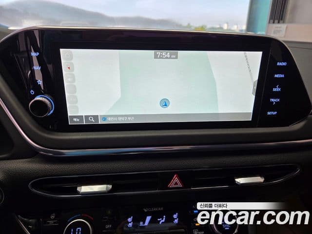 Hyundai Sonata 2022 — ფოტო 9/16