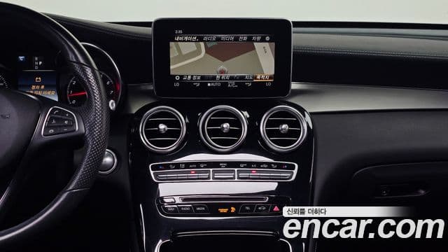 Mercedes-Benz GLC-Class 2019 — ფოტო 13/20