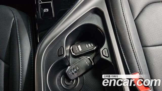 Kia Niro 2022 — Şəkil 16/20
