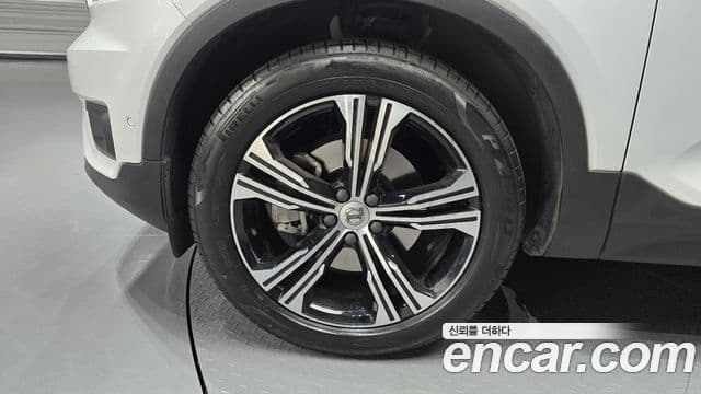 Volvo XC40 2021 — Şəkil 5/20