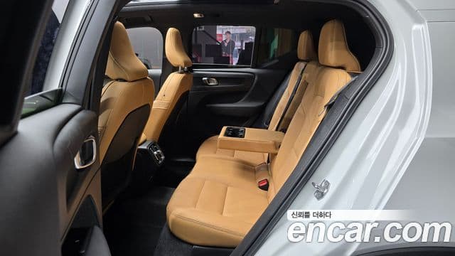 Volvo XC40 2021 — Şəkil 12/20