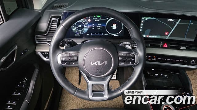 Kia Sportage 2023 — ფოტო 13/20