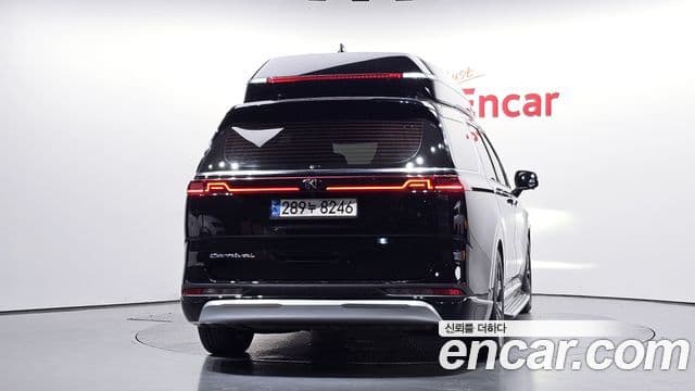 Kia Carnival 2021 — Фото 4/20