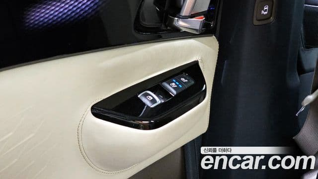 Kia Carnival 2021 — Фото 17/20