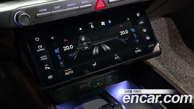Hyundai Grandeur 2022 — ფოტო 18/20