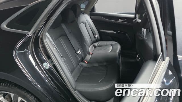 Kia K5 2022 — ფოტო 11/20
