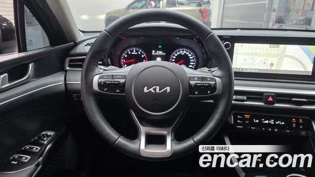Kia K5 2022 — ფოტო 15/20