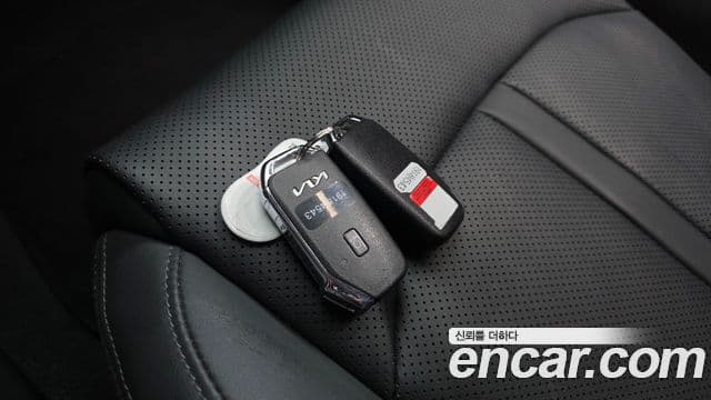Kia K5 2022 — ფოტო 17/20
