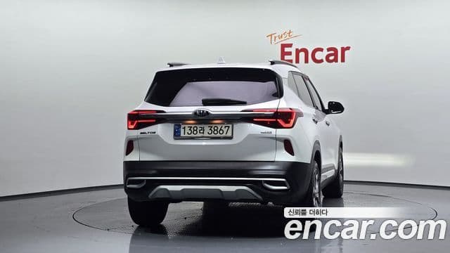 Kia Seltos 2021 — ფოტო 4/20