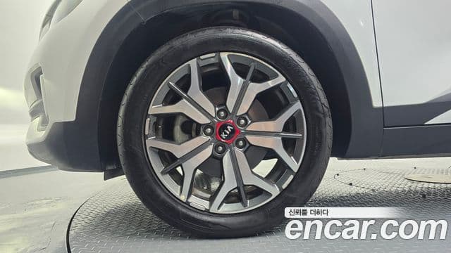 Kia Seltos 2021 — ფოტო 5/20