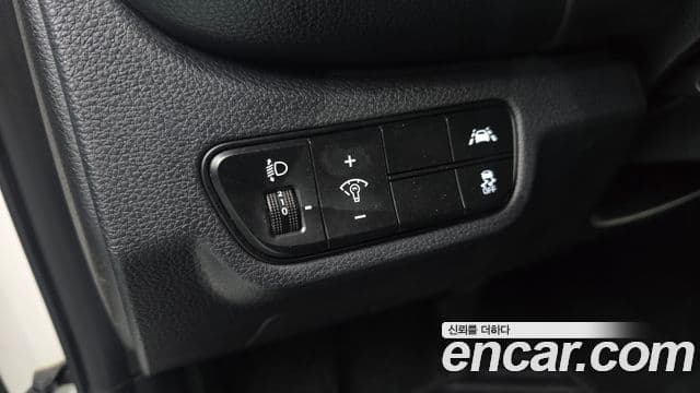 Kia Seltos 2021 — ფოტო 14/20