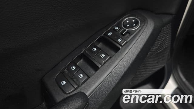 Kia Seltos 2021 — ფოტო 18/20