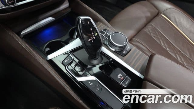 BMW 5 Series 2019 — Фото 9/20