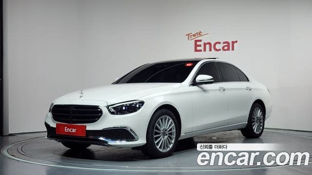 Mercedes-Benz E-Class 2023 — ფოტო 9/20