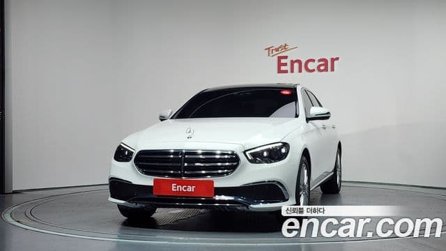Mercedes-Benz E-Class 2023 — ფოტო 2/20