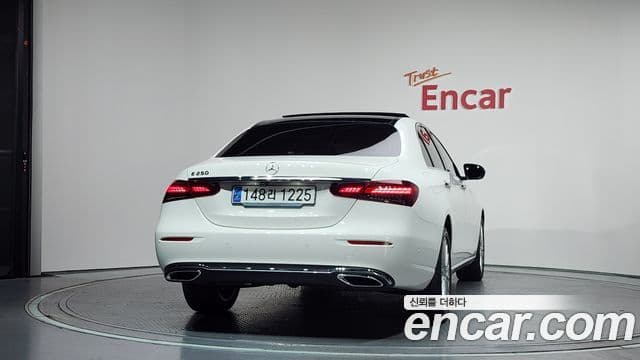 Mercedes-Benz E-Class 2023 — ფოტო 3/20