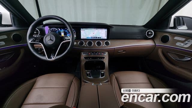 Mercedes-Benz E-Class 2023 — ფოტო 10/20