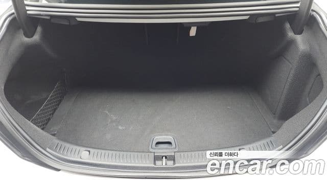 Mercedes-Benz E-Class 2023 — ფოტო 20/20