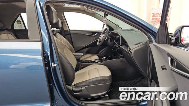 Kia Niro 2022 — Şəkil 11/20