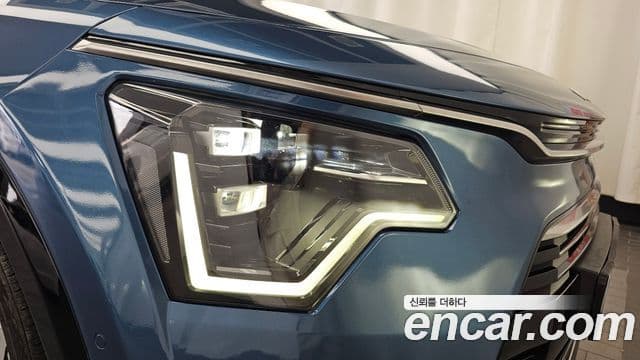 Kia Niro 2022 — Şəkil 33/37