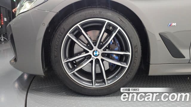 BMW 5 Series 2021 — ფოტო 5/20