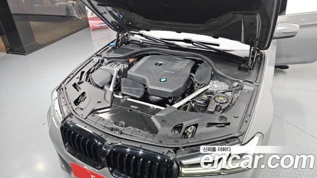 BMW 5 Series 2021 — ფოტო 6/20