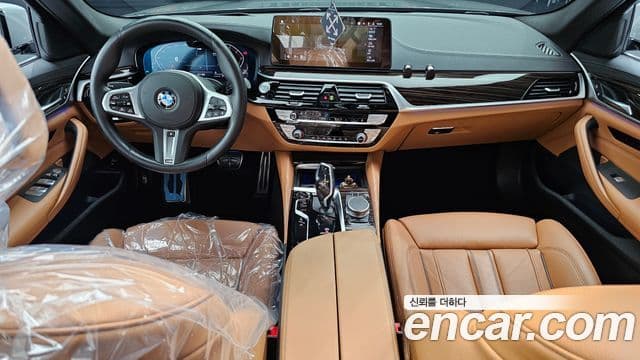 BMW 5 Series 2021 — ფოტო 7/20
